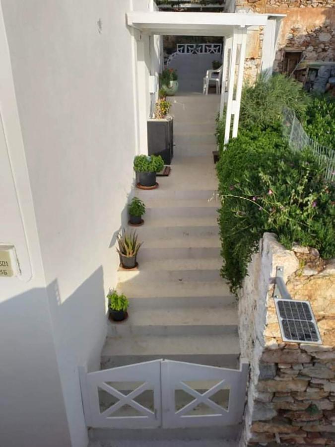 Ornella'S & Laura'S Secret Place Livadia  외부 사진